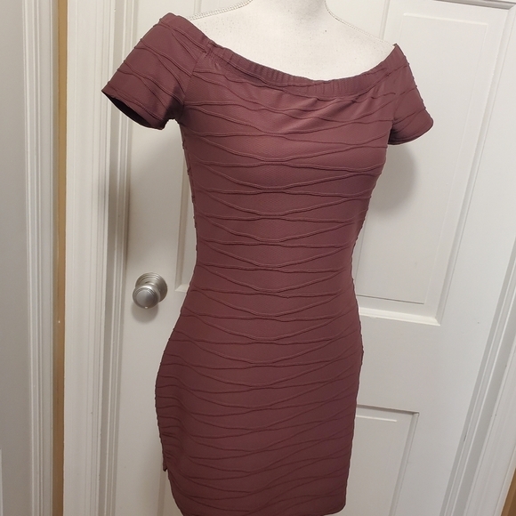 Windsor Bodycon Eggplant in color Mini Dress Size Large - Picture 4 of 8